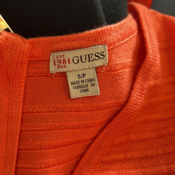 Peach pink body on Guess dress - Picture 4 of 4